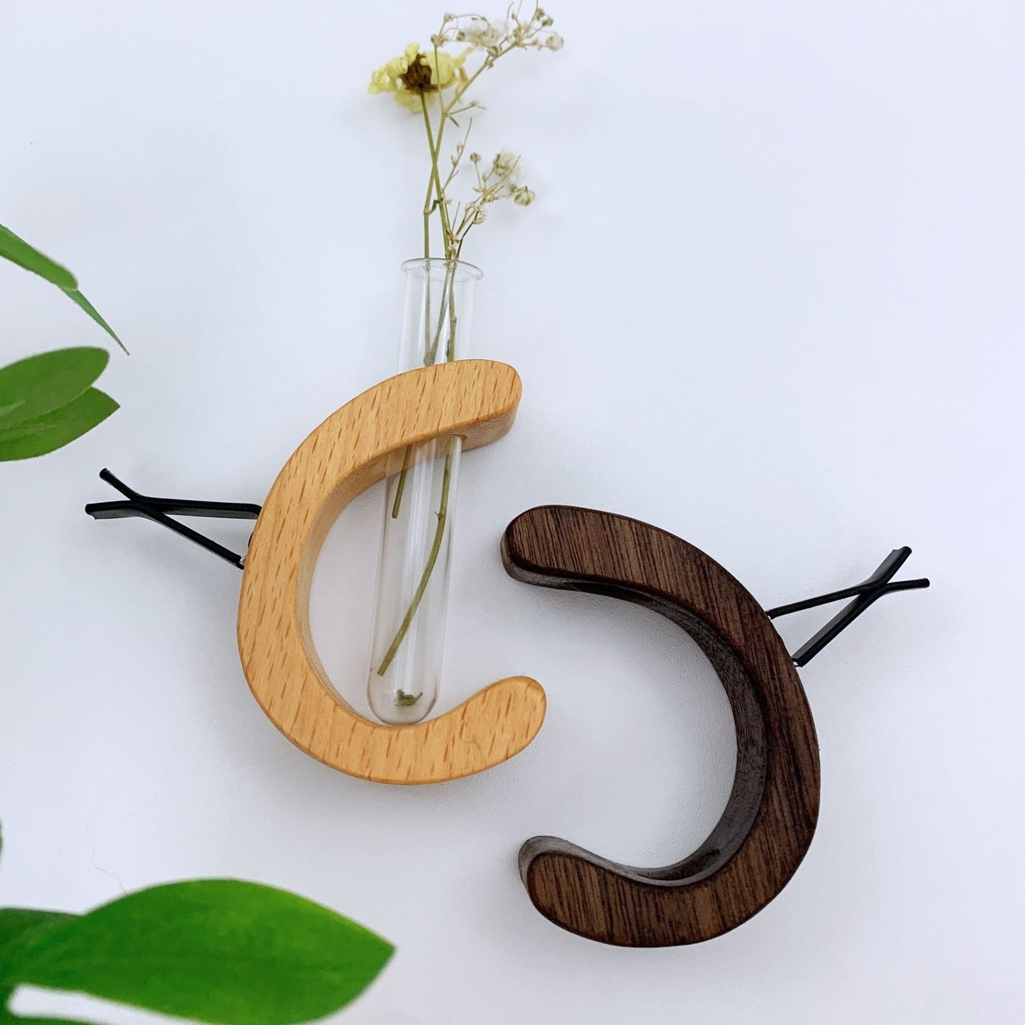 C-förmiger Blumenbehälter fürs Auto